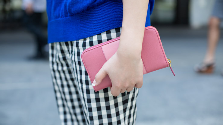 SHENTONISTA-Tomoco-Consultant-Japan-Top_Natural_Beauty_Basic-Pants_Uniqlo-Socks_Uniqlo-Shoes_Charles_-26_Keith-Wallet_Prada-August-2B22-2C-2B2014-220814-UNIFORM-4