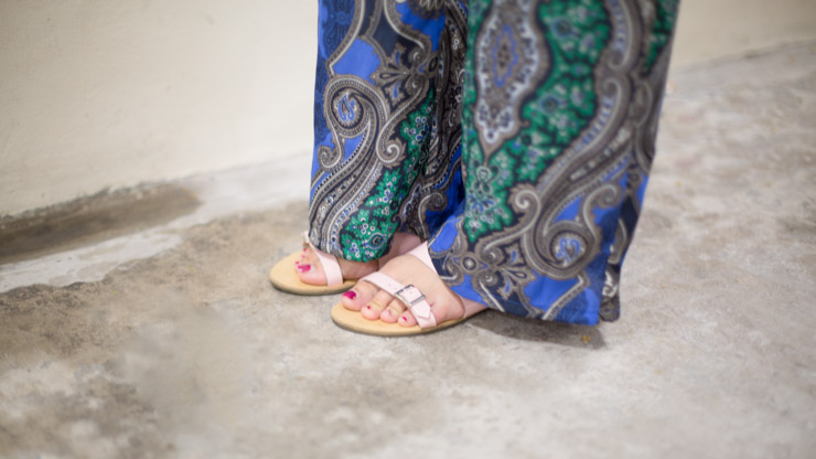 SHENTONISTA-Yun-Publishing-Singapore-Top_ASOS-Pants_Zara-Clutch_ASOS-Shoes_Topshop-Earrings_Forever-2B21-210814-UNIFORM-4