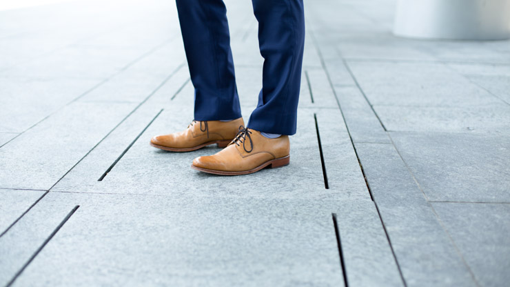 SHENTONISTA-Ewan-Finance-Canada-Shirt_Thomas_Pink-Belt_Paul_Smith-Pants_Tailored-Shoes_Grenson-10-2BOctober-2C-2B2014-101014-UNIFORM-2