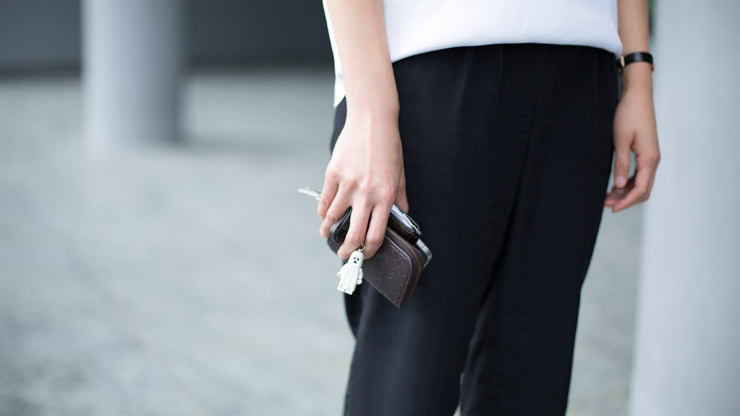 SHENTONISTA-Florence-Singapore-Banker-Top_Giordano-Pants_Giordano-Shoes_COS-Necklace_COS-Watch_Longines-121214-UNIFORM-4