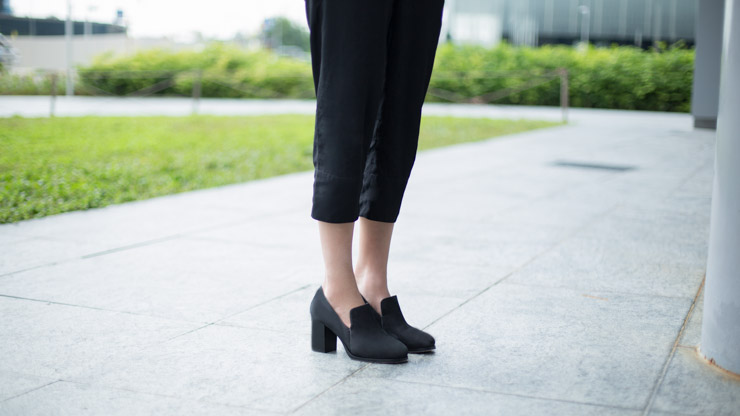 SHENTONISTA-Florence-Singapore-Banker-Top_Giordano-Pants_Giordano-Shoes_COS-Necklace_COS-Watch_Longines-121214-UNIFORM-7