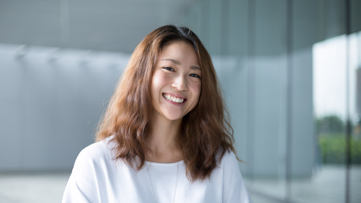 SHENTONISTA-Florence-Singapore-Banker-Top_Giordano-Pants_Giordano-Shoes_COS-Necklace_COS-Watch_Longines-121214-UNIFORM