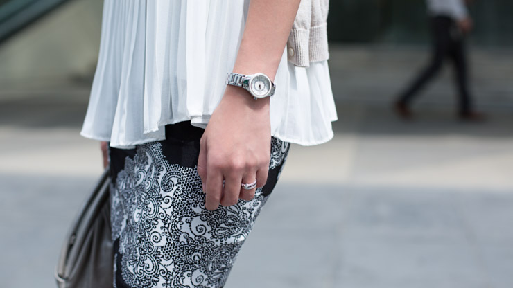 SHENTONISTA-Monica-Hospitality-Top_Bangkok-Skirt_Bangkok-Shoes_Stradivarius-Clutch_Bangkok-251114-UNIFORM-3