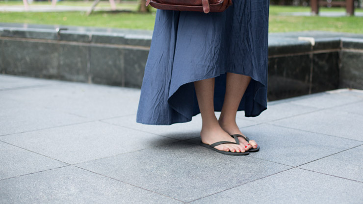 SHENTONISTA-Candice-Australia-Student-Dress_Pink_Stitch-Bag_Boyfriend-E2-80-99s-Slippers_Havaianas-080115-UNIFORM-6