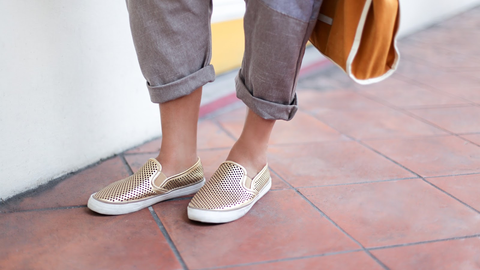 SHENTONISTA-Stella-Consultant-Singapore-Top_ZARA-Pants_Thailand-Shoes_Tory_Burch-Necklace_COS-Bracelet_COS-Glasses_Ray_Ban-16-August-2014-160814-3