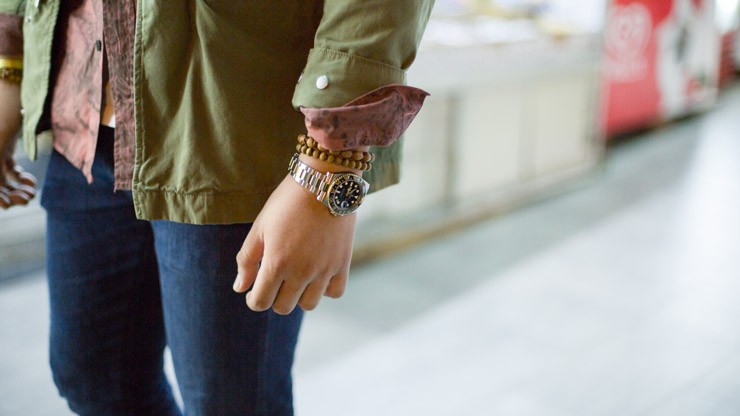 SHENTONISTA-Herbert-Singapore-Media-T-shirt_Neighborhood-Shirt_Stussy-Jacket_Wtaps-Watch_Rolex-Shoes_Red_Wings-Bracelets_HM-230415-UNIFORM-3