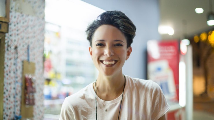 SHENTONISTA-Rebecca-Singapore-Entertainment-Shirt_Cotton_On-Jeans_Djozchen-Hat_Vans-Shoes_Palladium-Bracelets_Buddha_To_Buddha-Watch_Cartier-230415-UNIFORM-1
