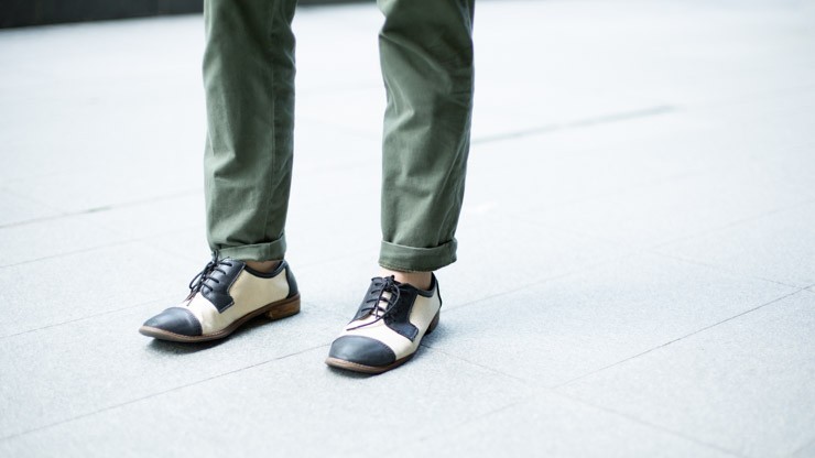 SHENTONISTA-Fei_Fei-Singapore-Finance-Vest_Topshop-Pants_Uniqlo-Shoes_China-Watch_China-Watch_DKNY-030715-UNIFORM-4