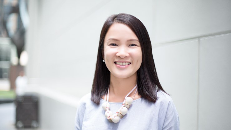 SHENTONISTA-Ying_Ying-Singapore-Banking-Top_COS-Necklace_COS-Shoes_Charles__Keith-Watch_Hermes-Clutch_GG5-030715-UNIFORM-1