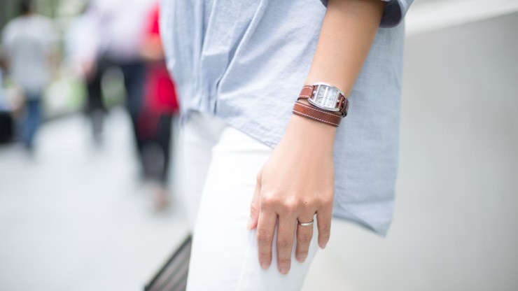 SHENTONISTA-Ying_Ying-Singapore-Banking-Top_COS-Necklace_COS-Shoes_Charles__Keith-Watch_Hermes-Clutch_GG5-030715-UNIFORM-2