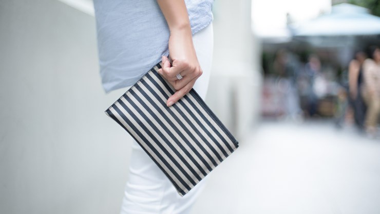 SHENTONISTA-Ying_Ying-Singapore-Banking-Top_COS-Necklace_COS-Shoes_Charles__Keith-Watch_Hermes-Clutch_GG5-030715-UNIFORM-4