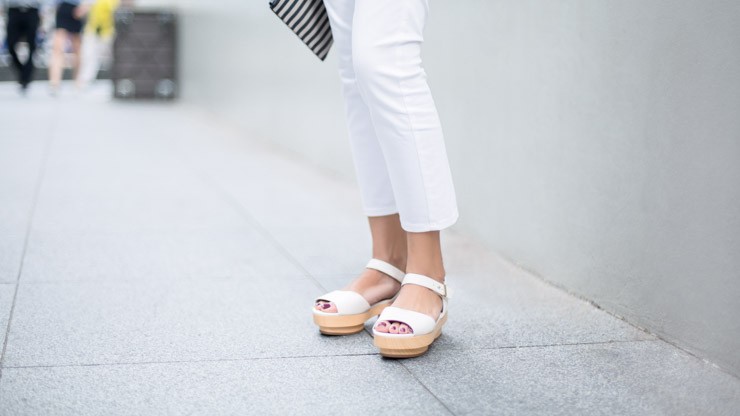 SHENTONISTA-Ying_Ying-Singapore-Banking-Top_COS-Necklace_COS-Shoes_Charles__Keith-Watch_Hermes-Clutch_GG5-030715-UNIFORM-5