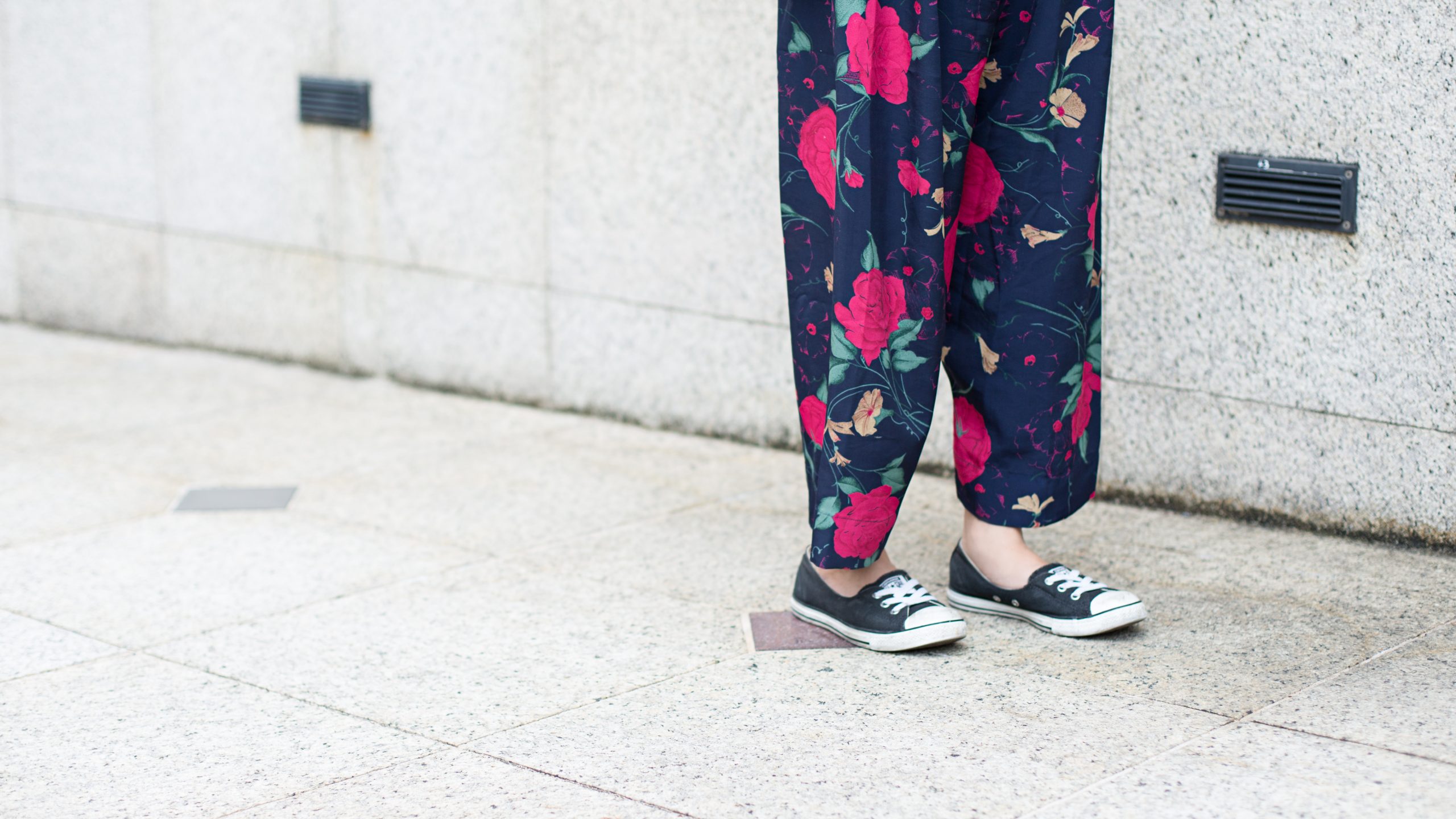 SHENTONISTA-Erin-Singapore-Account_Director-Top_Topshop-Pants_Grandmother-Shoes_Converse-Sunglasses_Haji_Lane-Rings_India-21082015-UNIFORM-2