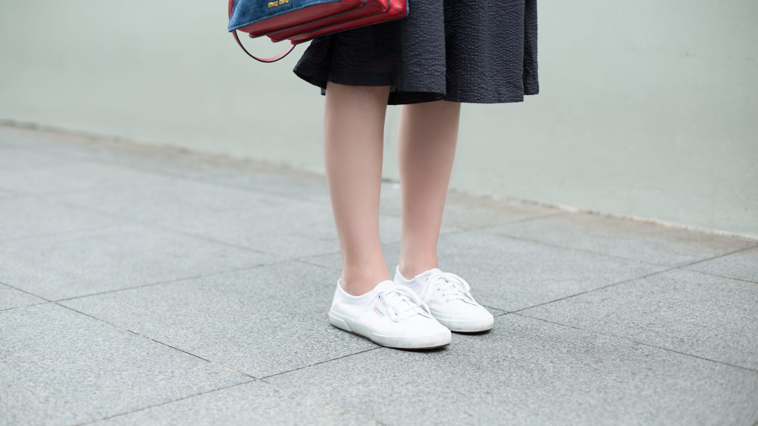 SHENTONISTA-Maggie-China-Tourist-Cardigan_Rirandture-Top_Moussy-Culottes_Moussy-Shoes_Superga-Bag_Miu_Miu-Bracelet_Saint_Laurent-Rings_Japan-UNIFORM-4
