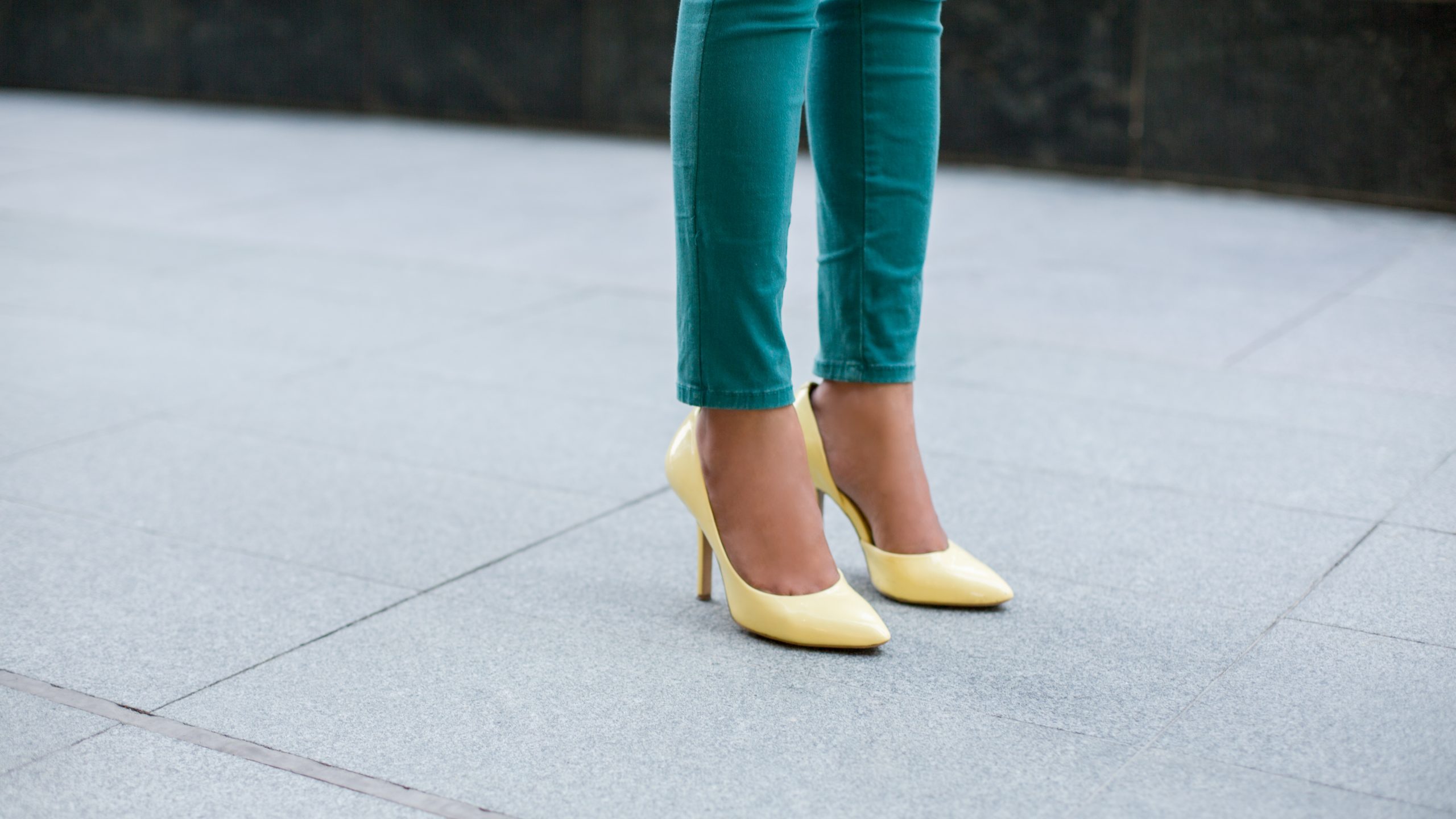 SHENTONISTA-Trisha-Singapore-Advertising-Top_Banana_Republic-Pants_Uniqlo-Shoes_BCBG-Bag_Mulberry-21082015-UNIFORM-2