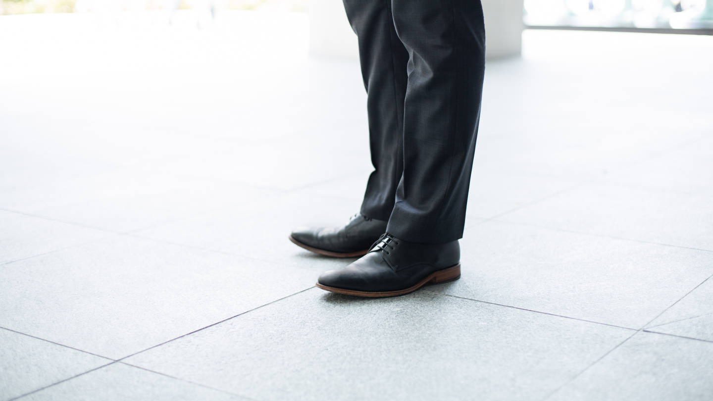 SHENTONISTA-Scott-UK-Finance-Shirt_Dylan__Sons-Tie_Viola_Milano-Pants_Dylan__Sons-Shoes_Grenson-Watch_IWC_Schaffhausen-08102015-UNIFORM-2