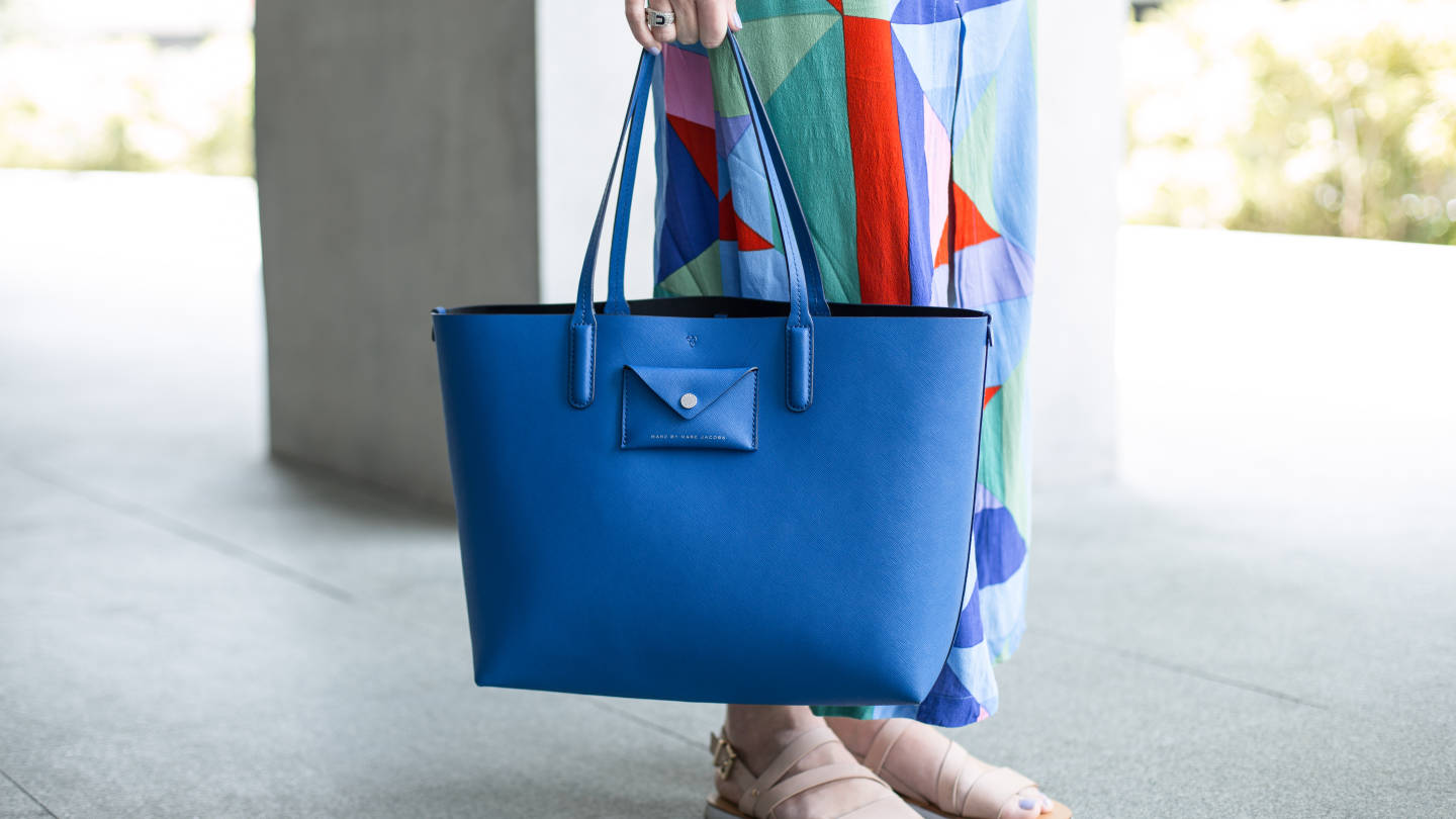 SHENTONISTA-Bernadine-Media-Dress_GG5-Bag_Givenchy-Sandals_Nine_West-Sunglasses_Tom_Ford-08102015-UNIFORM-3