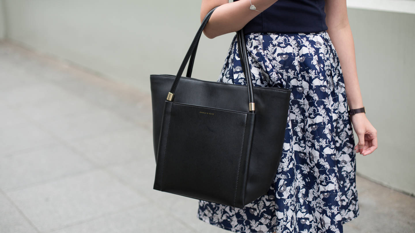 SHENTONISTA-Crystal-Singapore-Banking-Top_Sixties-Shoes_DMK-Bag_Charles__Keith-Bracelet_Tiffany__Co-23102015-UNIFORM-3