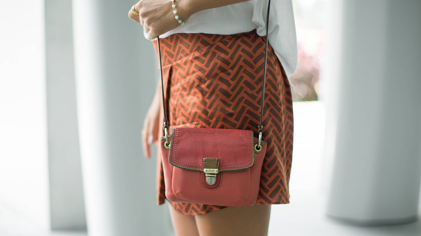 Lucia-Costa_Rica-Writer_Yoga_Teacher-Top_Zara-Shorts_Quarzia_Bali-Bag_Coach-Hand_Jewelry_N.A.CANU-Shoes_J.Crew-Necklace_Satya-27112015-4