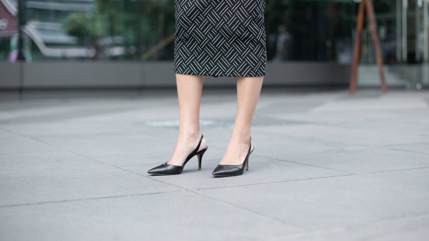 Rui-Singapore-Finance-Top_Zara-Skirt_Zara-Shoes_Nine_West-Watch_IWC_Schaffhausen-27112015-3
