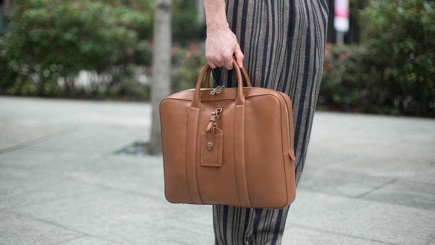 SHENTONISTA-Jamie-UK-Education-Top_Zara-Pants_Ermenegildo_Zegna-Shoes_Ermenegildo_Zegna-Bag_Mulberry-Watch_Thomas_Sabo-Spectacles_Gucci-13112015-UNIFORM-3