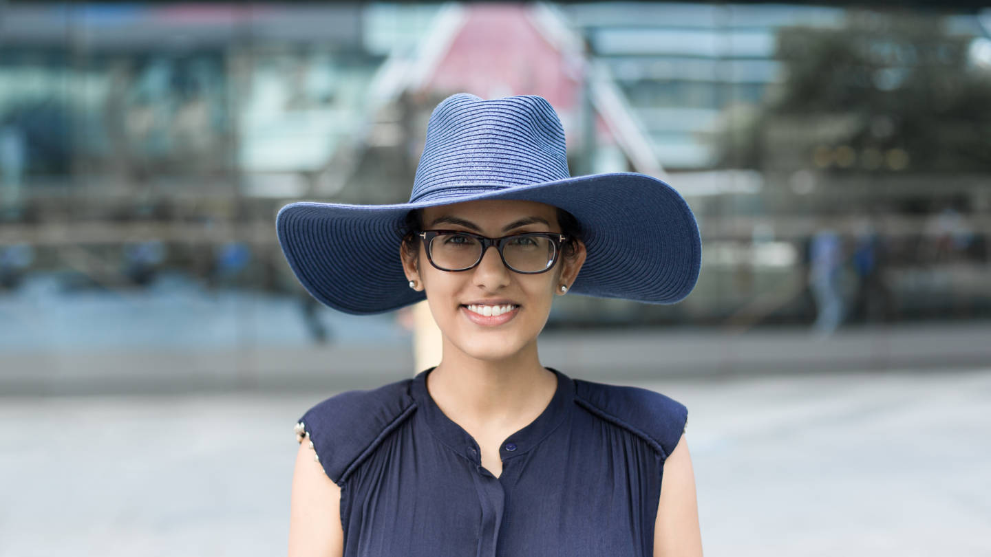 SHENTONISTA-Preet-Australia-Hat_Country_Road-Shirt_Witchery-Shorts_Country_Road-Sandals_Tods-Bag_Bimba_Y_Lola-13112015-UNIFORM-61