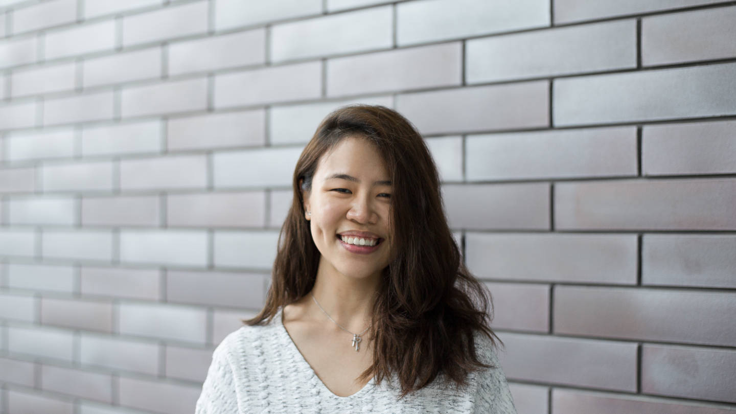 Hui_Li-Singapore-FB-Top_Zara-Pants_Topshop-Shoes_Spain-Watch_Nixon-Earrings_UK-15122015-4