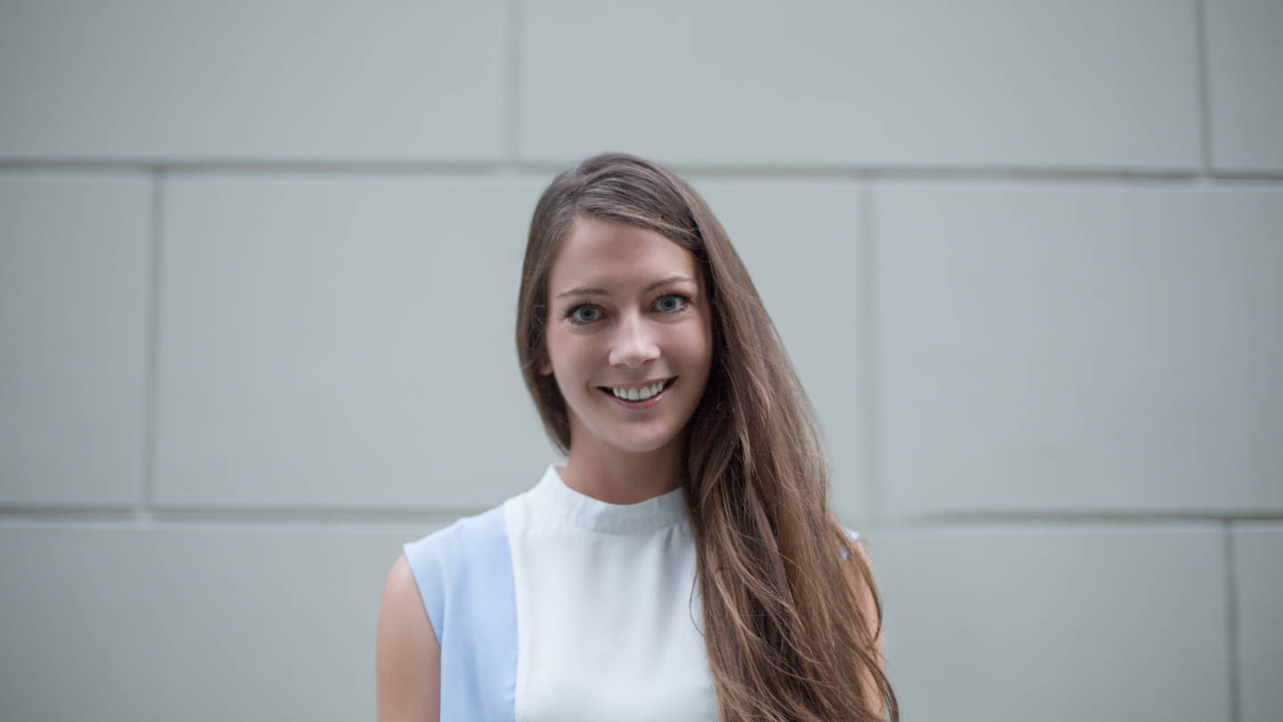 Fiona-UK-Consulting-Dress_3AM-Shoes_Zara-Wallet_Dip_Drops_Japan-15122015-5