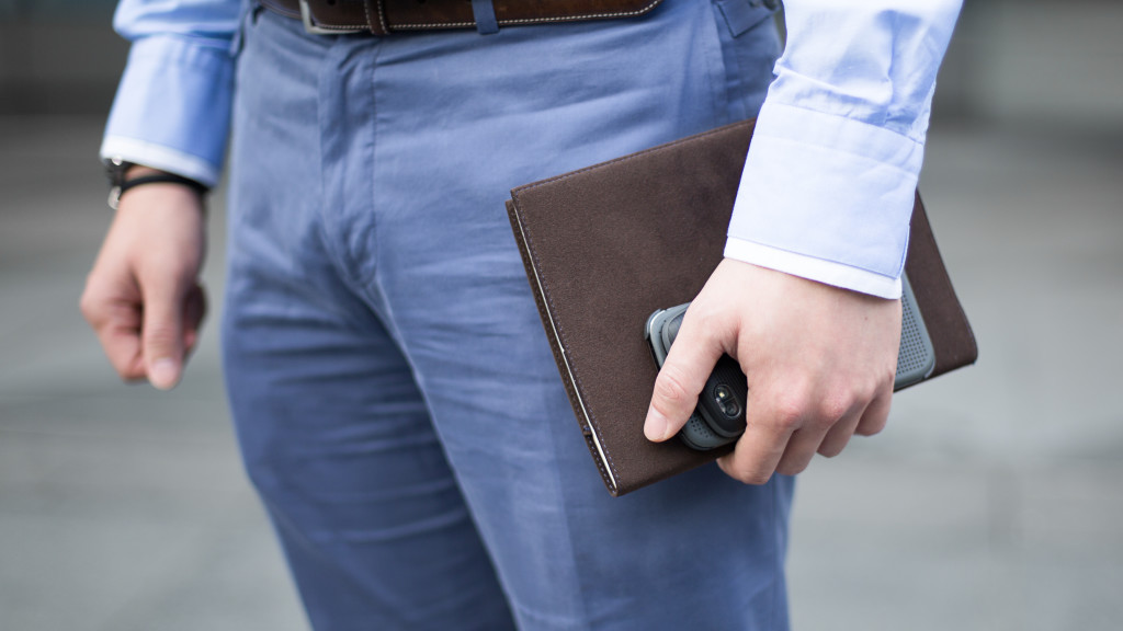 Daniel-Singapore-Finance-Suit_Rossi-Tie_Rossi-Shoes_Hugo_Boss-Watch_Concord-15012016-1-1