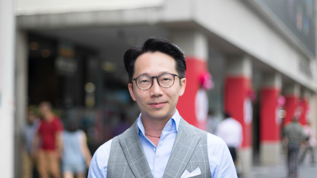 Daniel-Singapore-Finance-Suit_Rossi-Tie_Rossi-Shoes_Hugo_Boss-Watch_Concord-15012016-3-1