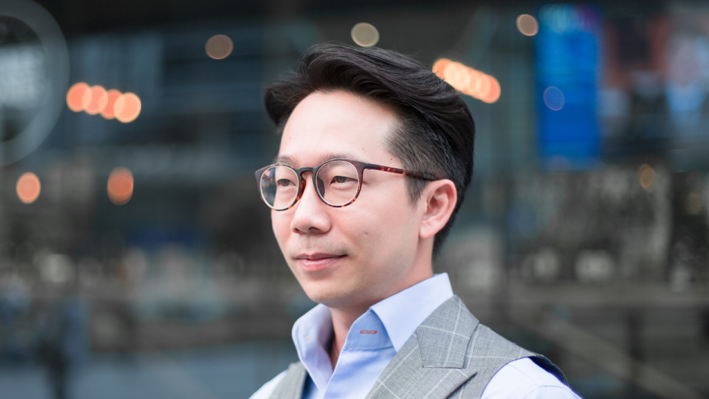 Daniel-Singapore-Finance-Suit_Rossi-Tie_Rossi-Shoes_Hugo_Boss-Watch_Concord-15012016-5