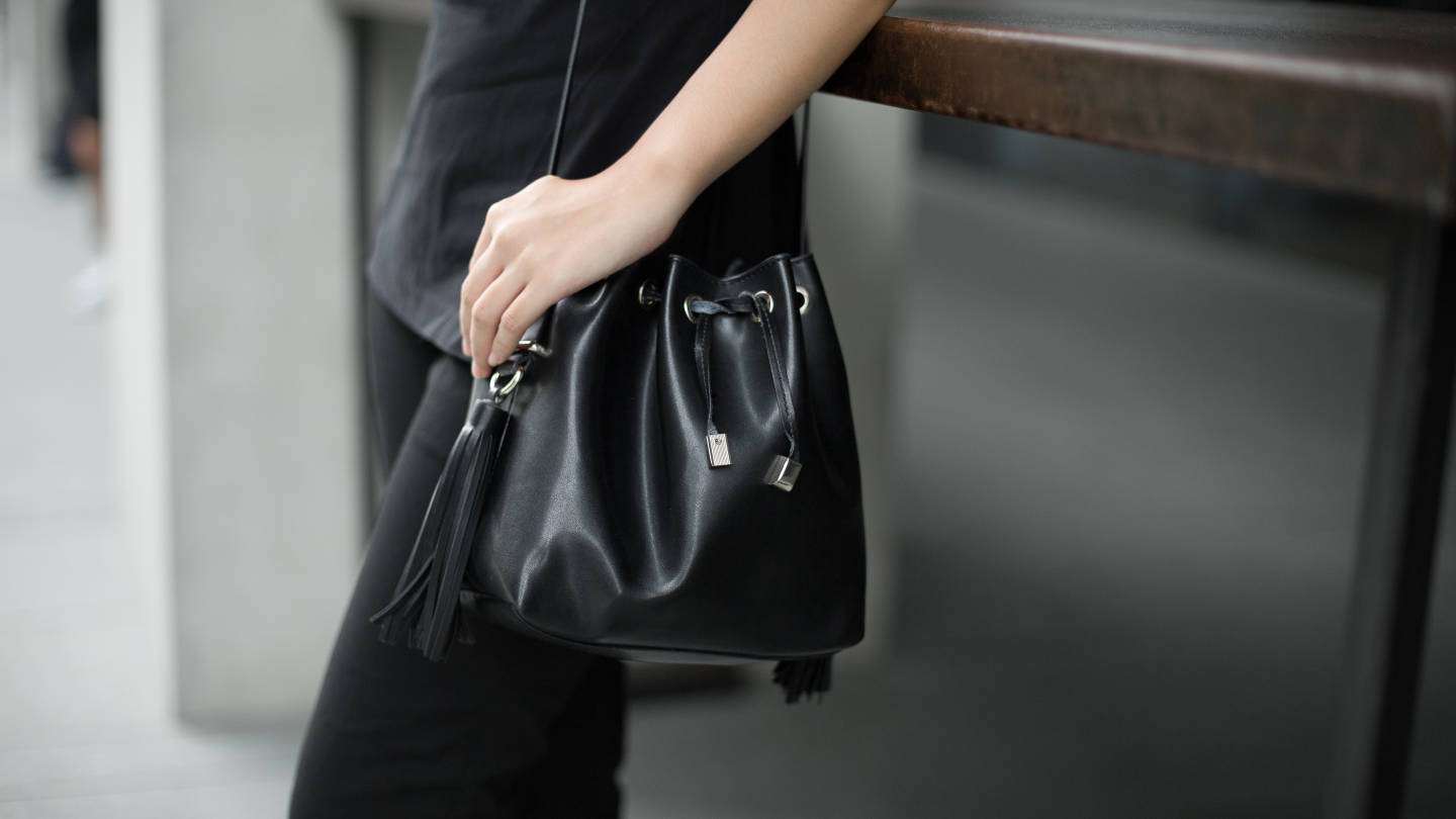 Lydia-Singapore-Student-Pants_Uniqlo-Bag_Zara-Boots_Charles__Keith-Sunglasses_Rayban-15122015-3