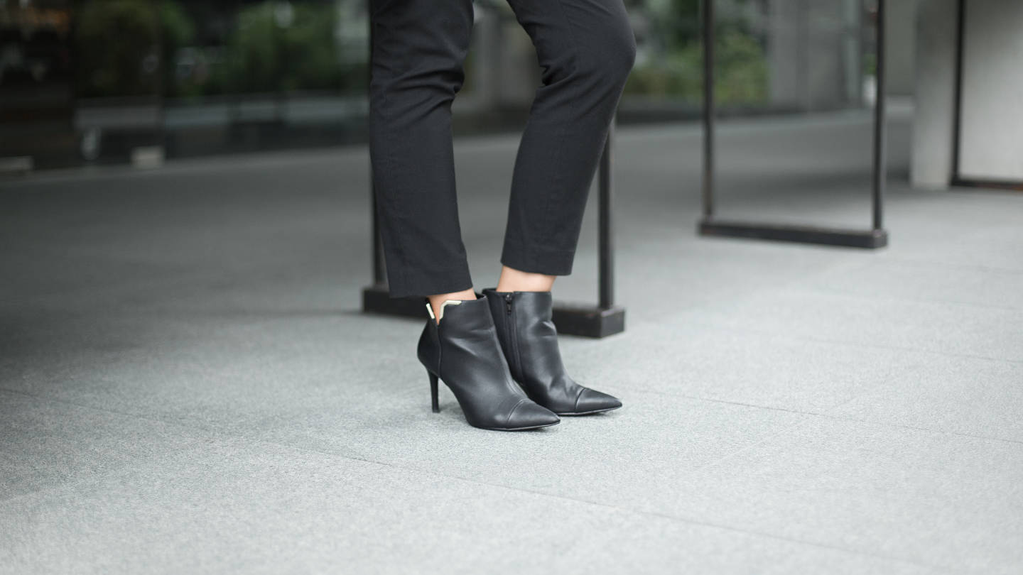 Lydia-Singapore-Student-Pants_Uniqlo-Bag_Zara-Boots_Charles__Keith-Sunglasses_Rayban-15122015-4