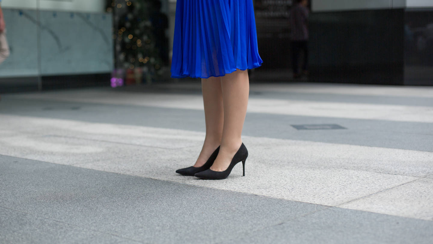 Zoe-Singapore-Finance-Top_Zara-Skirt_Forever_New-Shoes_Schutz-Watch_Longines-15122015-3