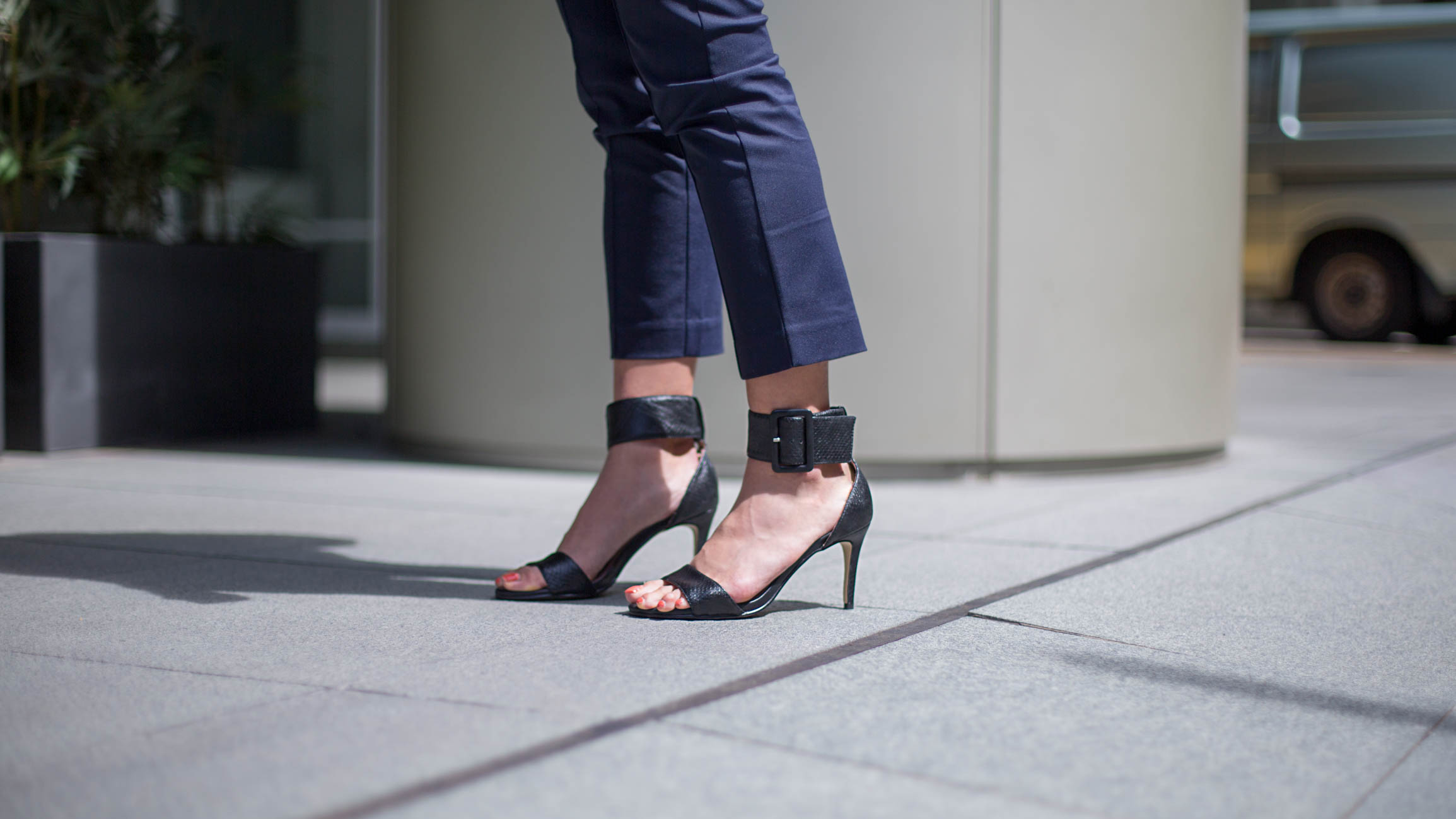 Ee_Jian-Singapore-Finance-Top_GG5-Pants_GG5-Necklace_GG5-Watch_Orient-Bag_Bally-Shoes_GG5-12022016-2