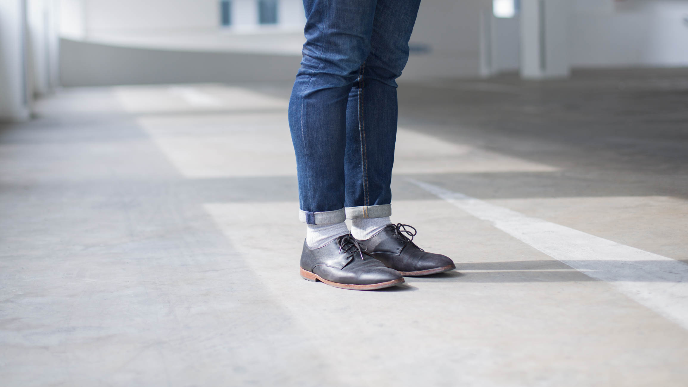 Asri-Singapore-Publishing-Fashion_Assistant-Jacket_Officine_Generale-Tee_ASOS-Jeans_Levi-Socks_Uniqlo-Shoes_COS-Shades-Ray_Ban-Bracelets_Mindful_Company_Ferragamo_Hermes-Ring_Swaro-1