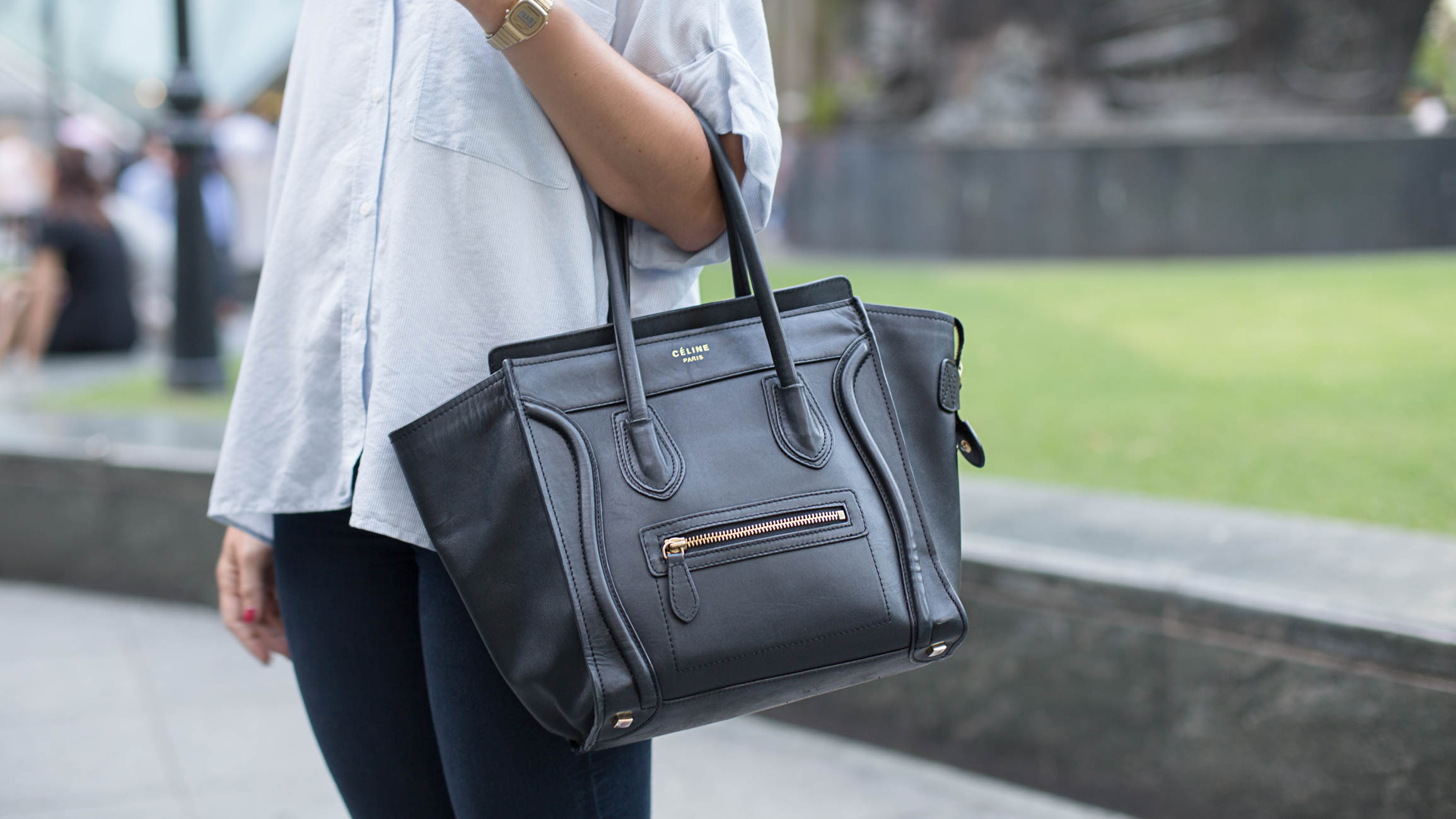 Cecile-France-Engineer-Top_HM-Jeans_HM-Bag_Celine-Shoes_HM-Headscarf_Zara-Watch_Casio-110320161-4