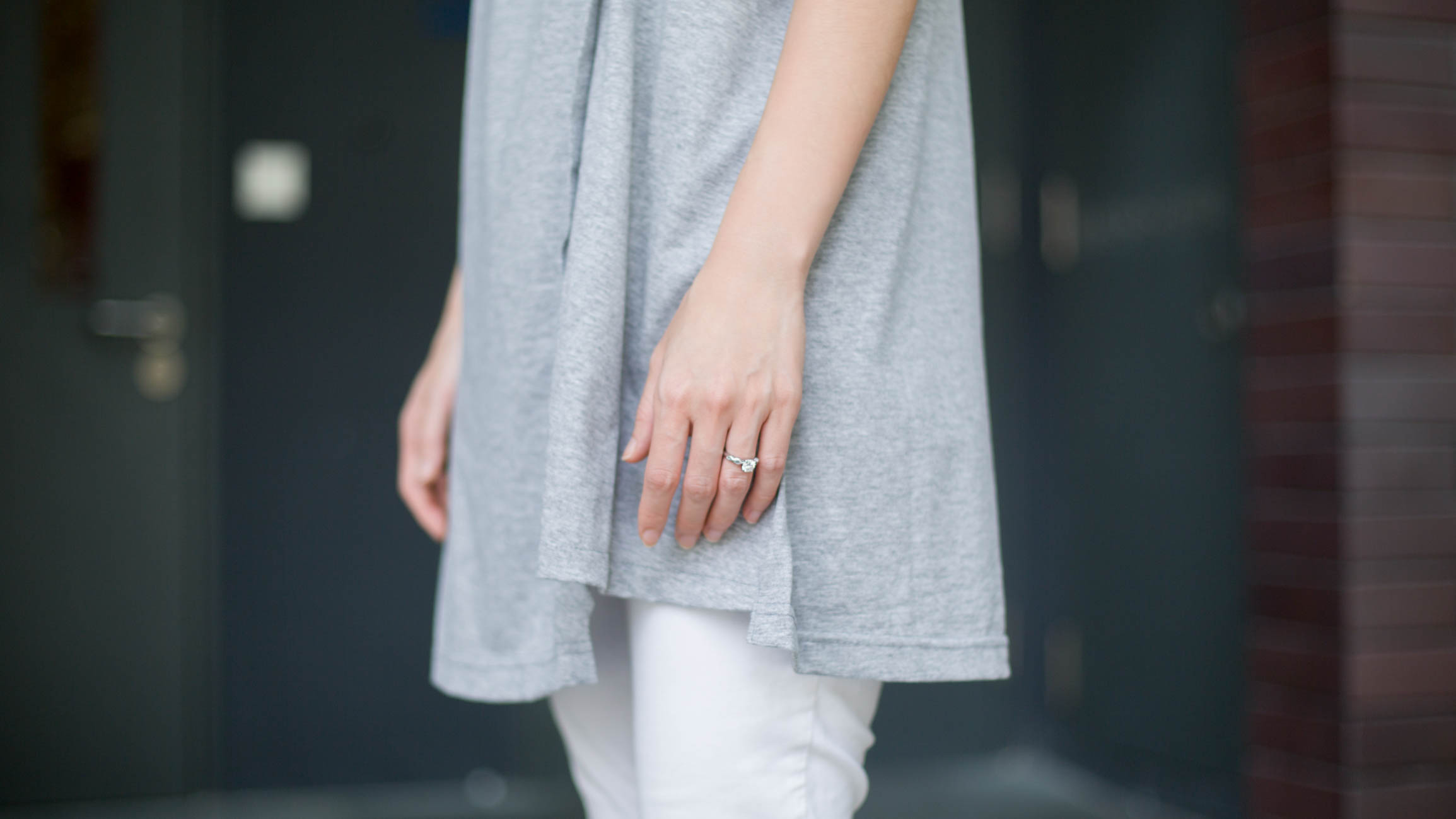 Elisa-Singapore-Finance-Pants_New_York-Necklace_Charity_Sale-Shoes_Flossy_Style-12022016-1