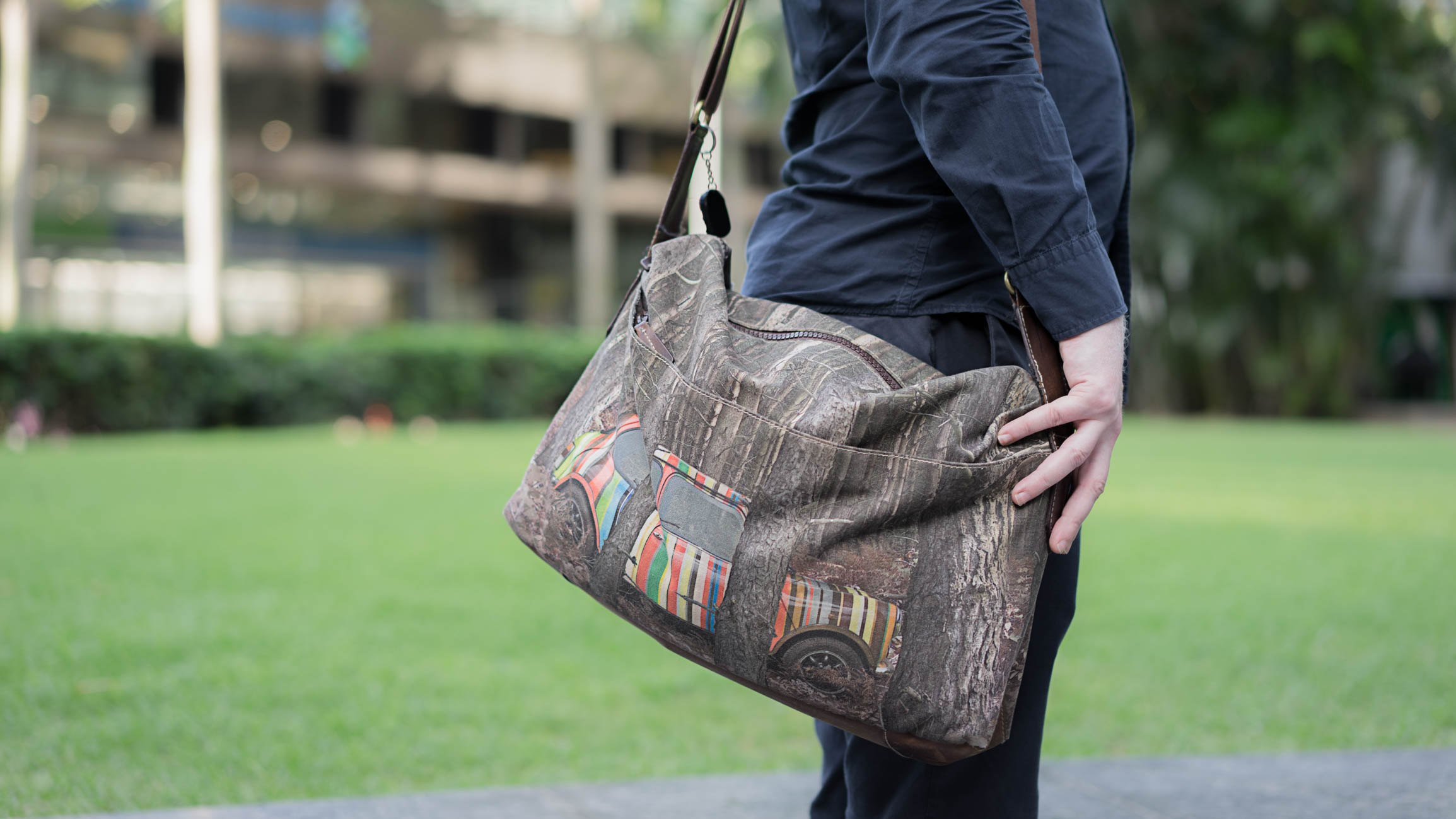 Gary-Scotland-IT-Shirt_Uniqlo-Pants_Uniqlo-Bag_Paul_Smith-Hat_Village_Hat_Shop-Spectacles_Arnold_Booden-Watch_Tag_Heuer-SHENTONISTA-11032016-1426-Edit-110320161-5