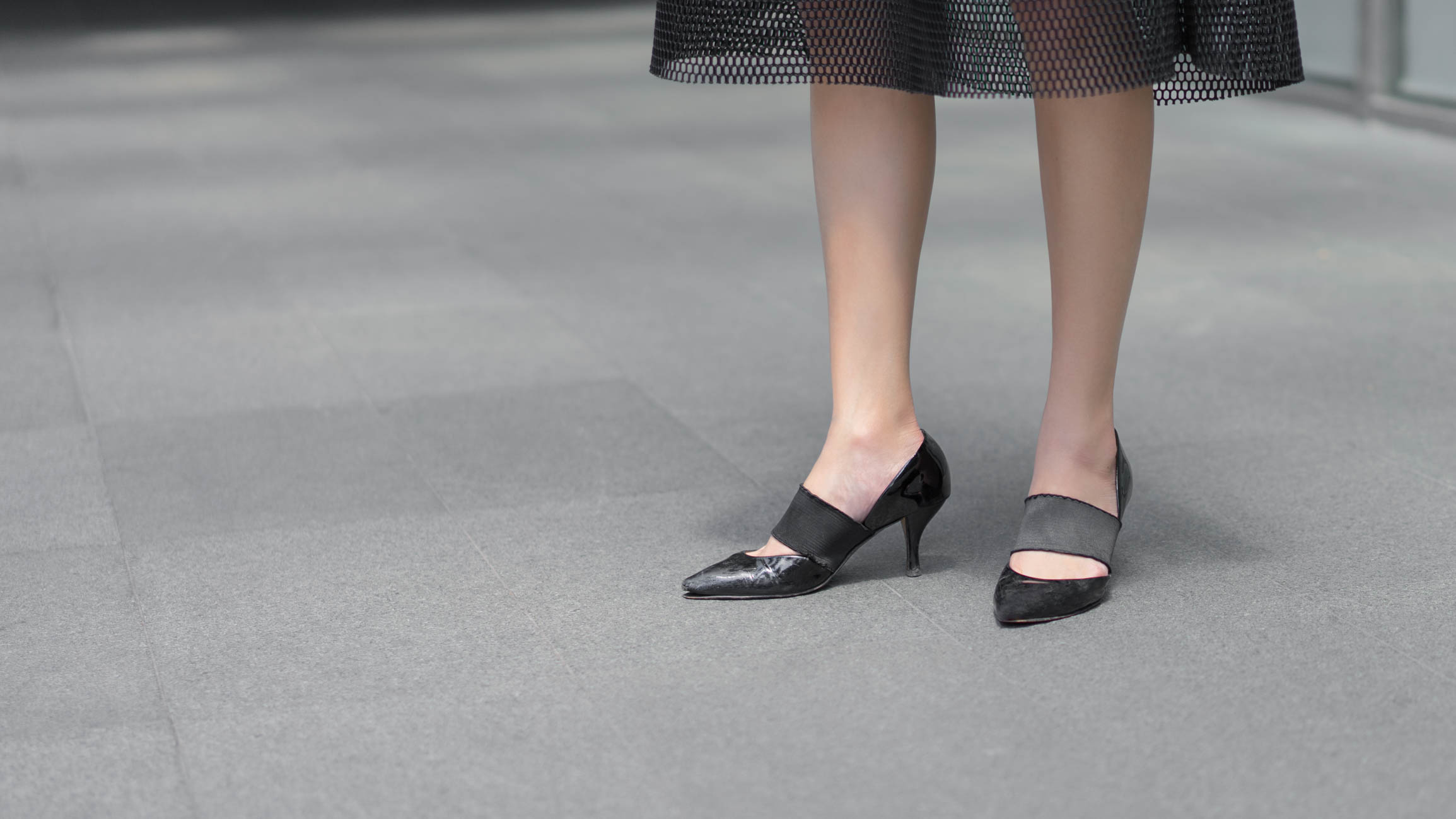 Hazel_Yeo-Banking-Singapore-Skirt_Calvin_Klein-Shoes_DKNY-Watch_Tag_Heuer-Pouch_Tory_Burch-2