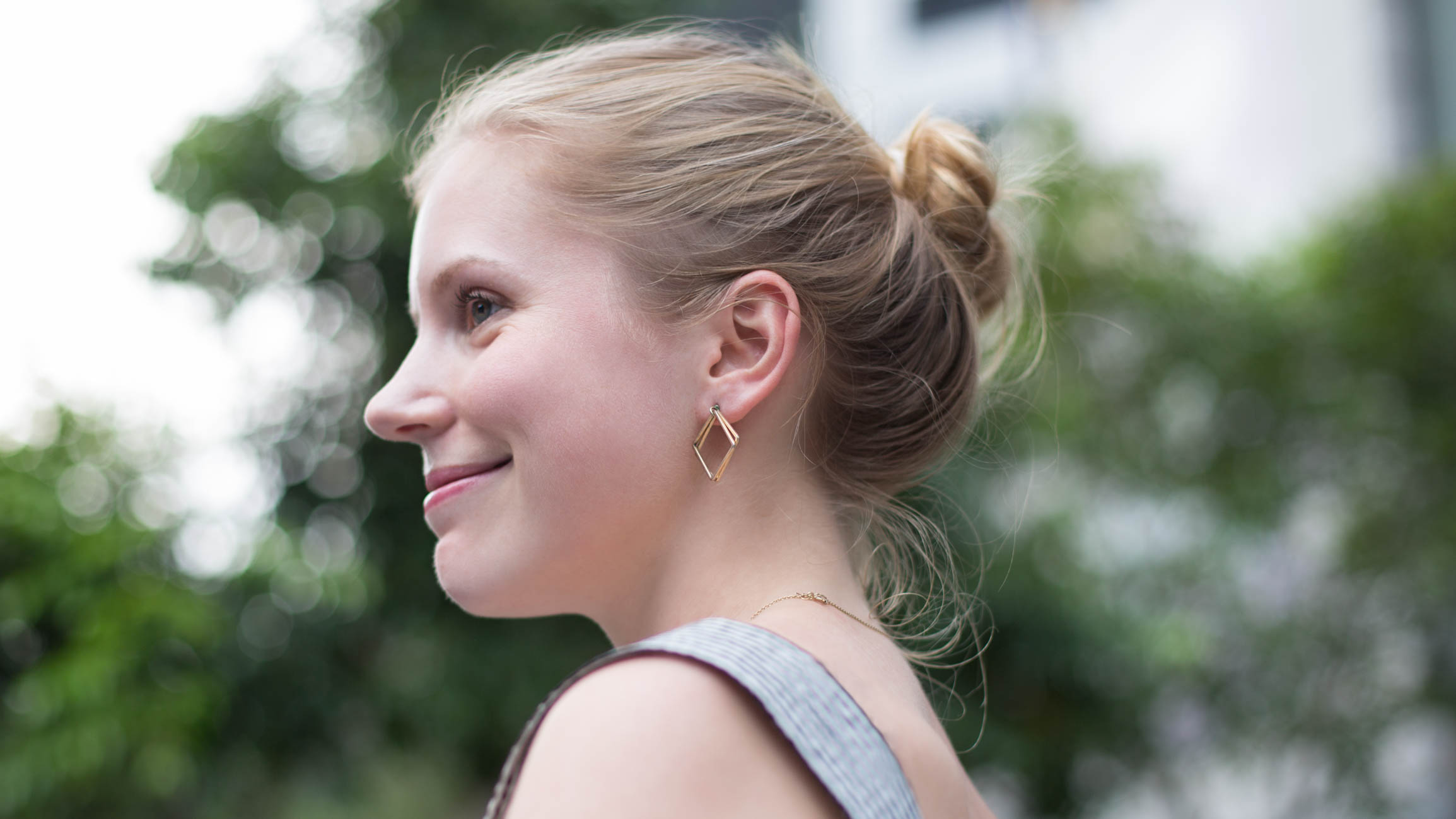 Lynsey-UK-Finance-Top_Warehouse-Skirt_Warehouse-Bag_Chloe-Shoes_Aldo-Watch_Casio-Earrings_COS-Ring_Alex_Monroe-10062016-2