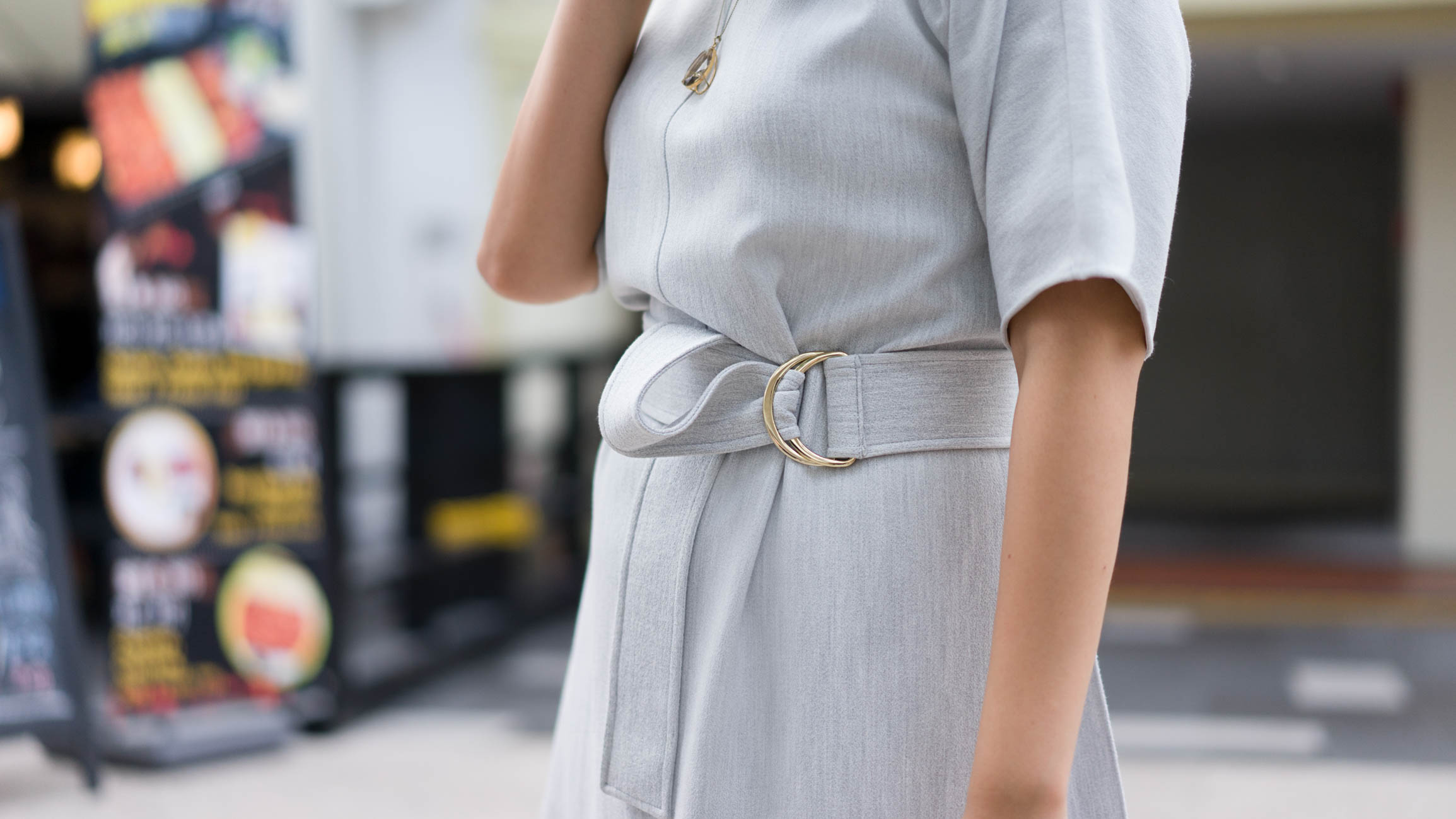 Olivia_Lee-Canada-Project_Manager-Dress_Calvin_Klein-Necklace_Brazil-Earrings_United_States-Rings_Cartier-Shoes_Geox-27052016-2