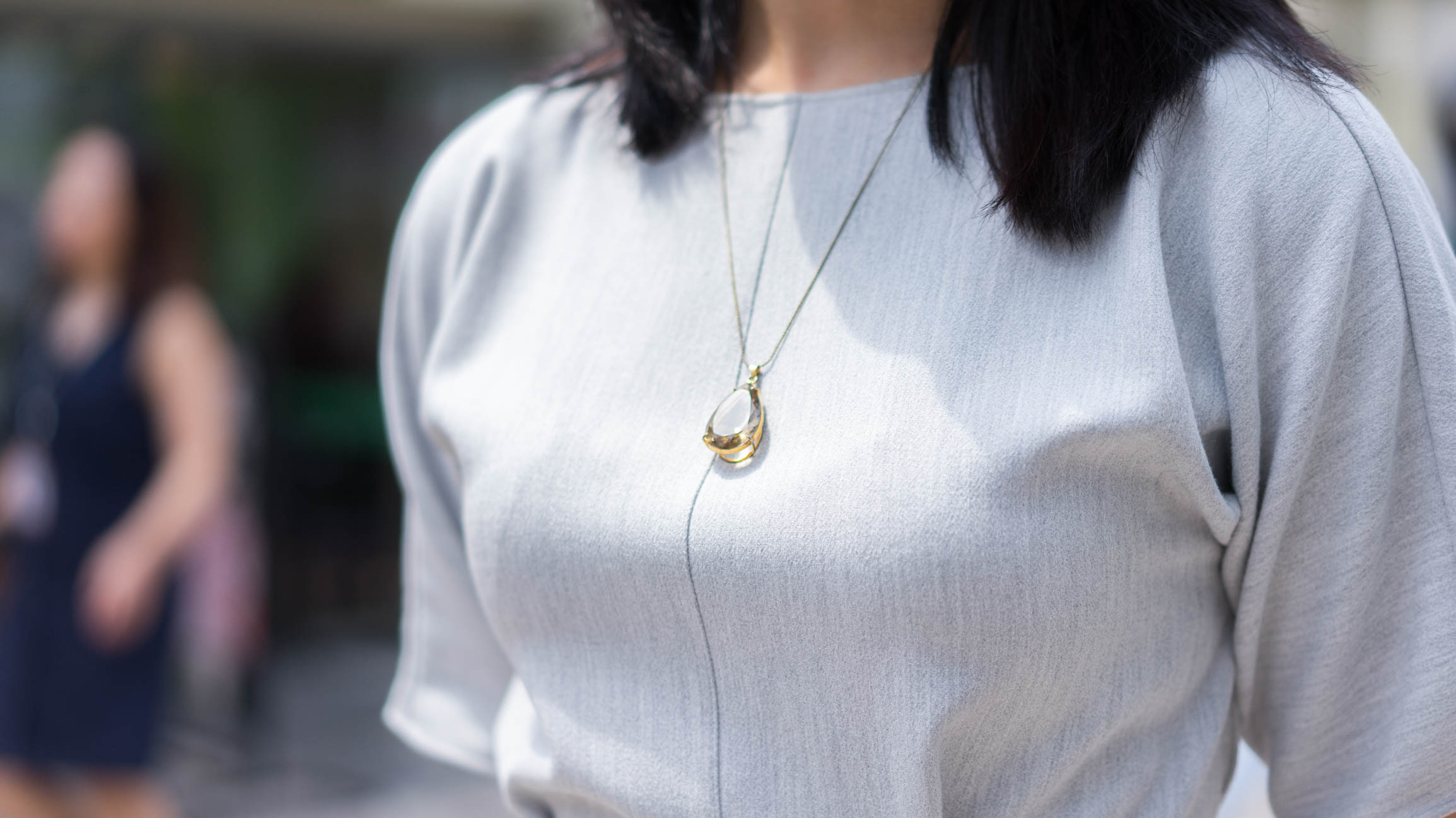 Olivia_Lee-Canada-Project_Manager-Dress_Calvin_Klein-Necklace_Brazil-Earrings_United_States-Rings_Cartier-Shoes_Geox-27052016-4