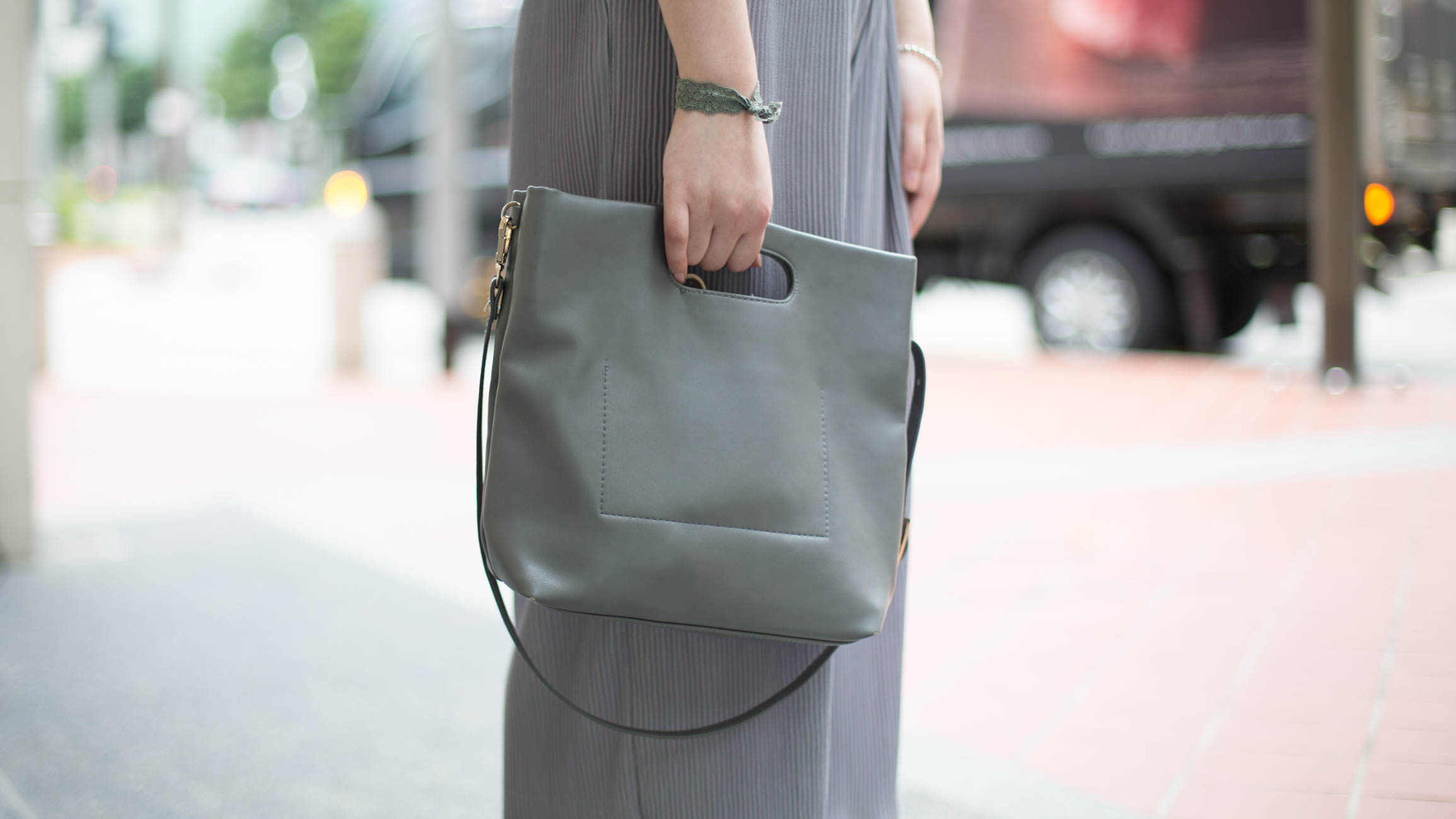 Summer_Huang-Student-China-Top_JH_Zane-Bag_CBOMB-Pants_Taobao-Shoes_Dr_Martens-Socks_Uniqlo-03062016-5