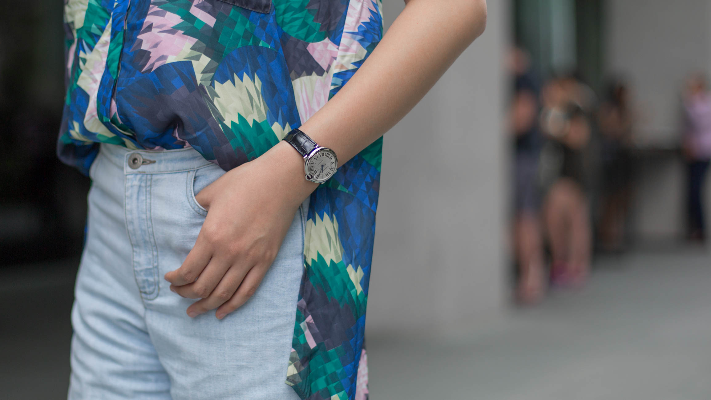 Andrea_Tan-Singapore-Banking-Top_Monki-Shoes_COS-Watch_Cartier-Wallet_Burberry-03