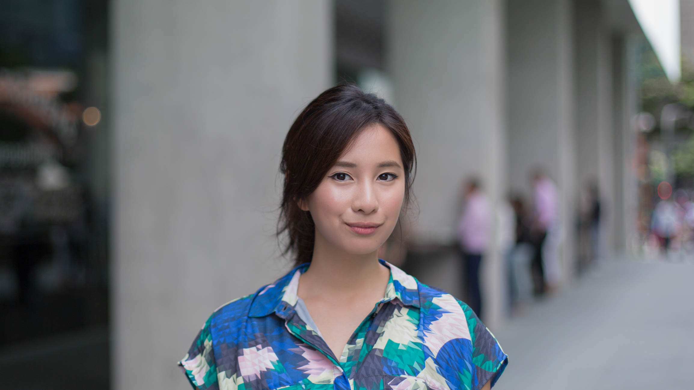 Andrea_Tan-Singapore-Banking-Top_Monki-Shoes_COS-Watch_Cartier-Wallet_Burberry-04