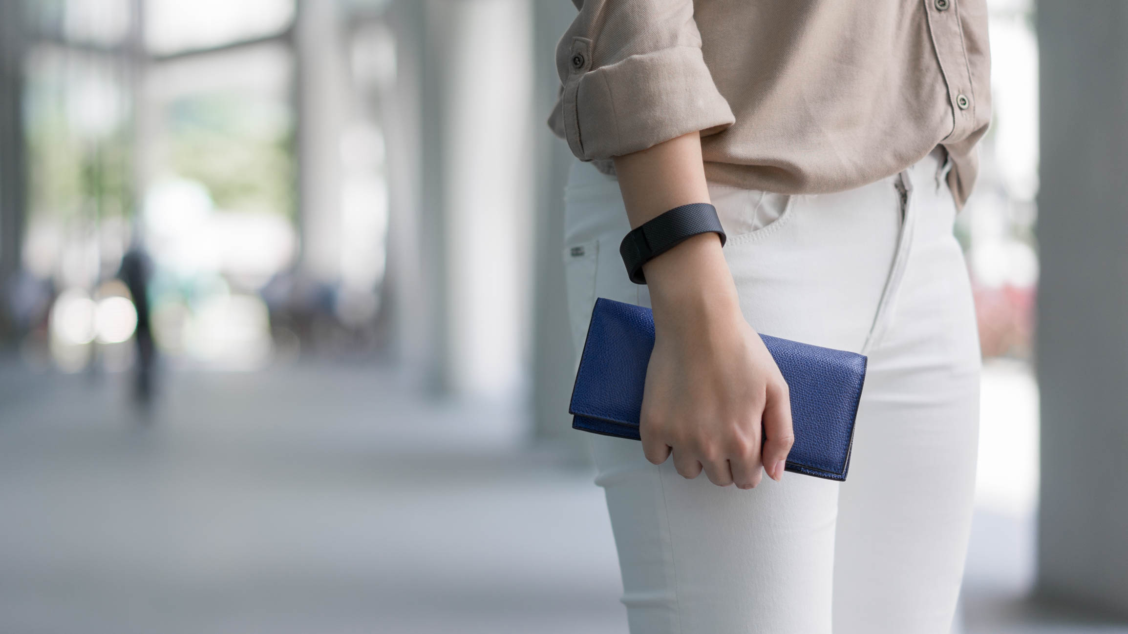 Janelle_Chua-Banking-Singapore-Top_HM-Pants_Mango-Wallet_Valextra-Watch_Panerai-Fitbit-Shoes_Heat_Wave-4