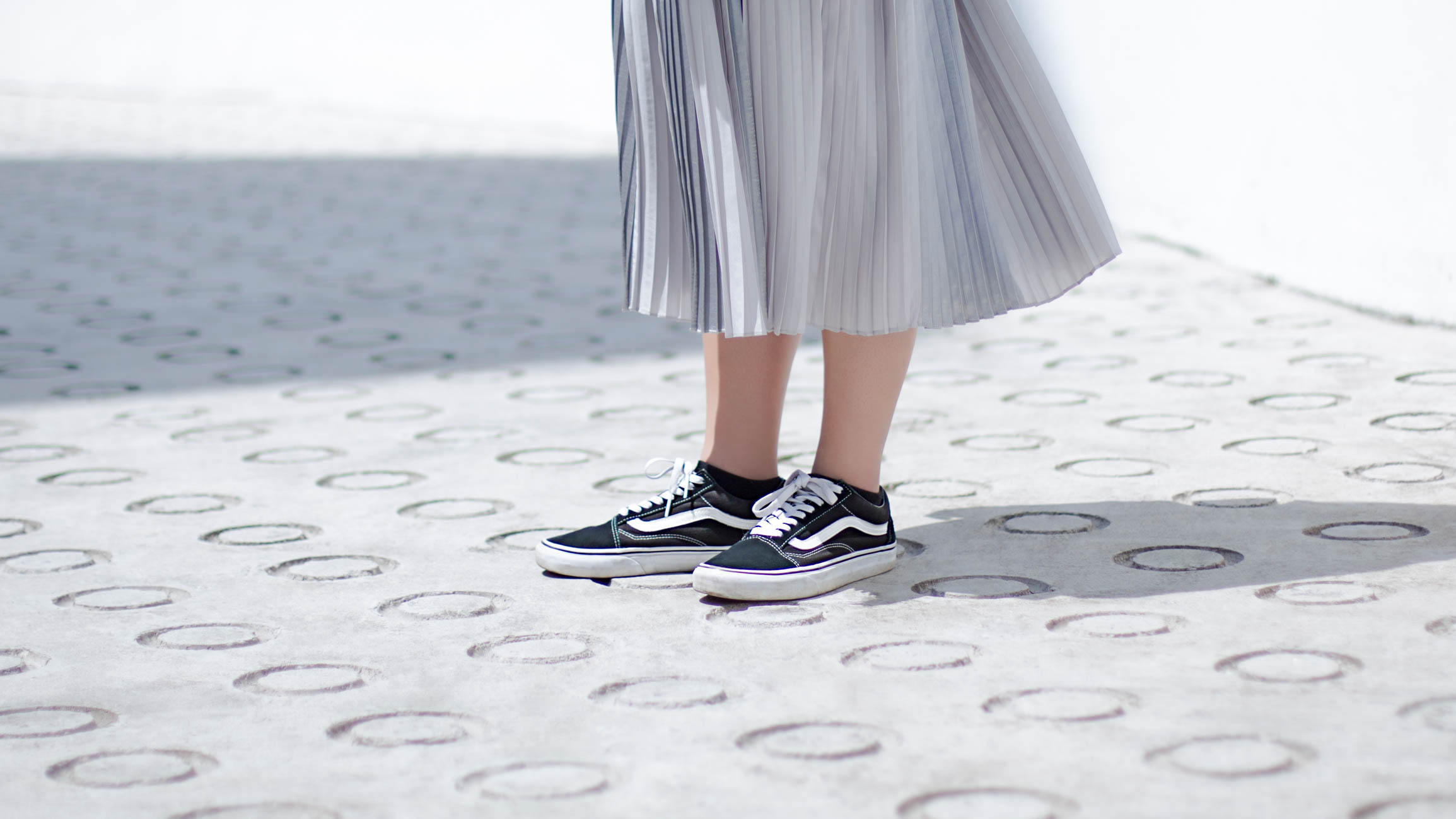 Lesley-Content_and_Communication-Singapore-Top_Zara-Skirt_ASOS-Bag_Kvadrat_Raf_Simons-Shoes_Vans-Bracelet__Other_Stories-4