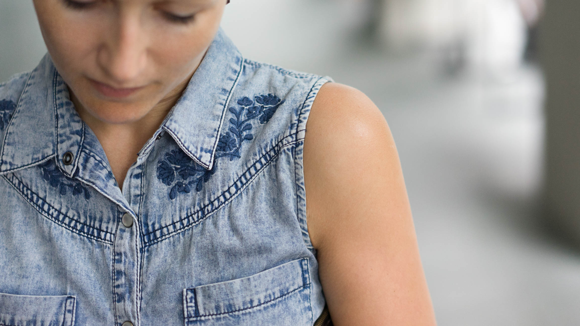 Monique_Huisman-Graphic_Design-Netherlands-Top_HM-Skirt_Adidas-Watch_Casio-Shoes_Nike-Pouch_Louis_Vuitton-Ring_London-10062016-2