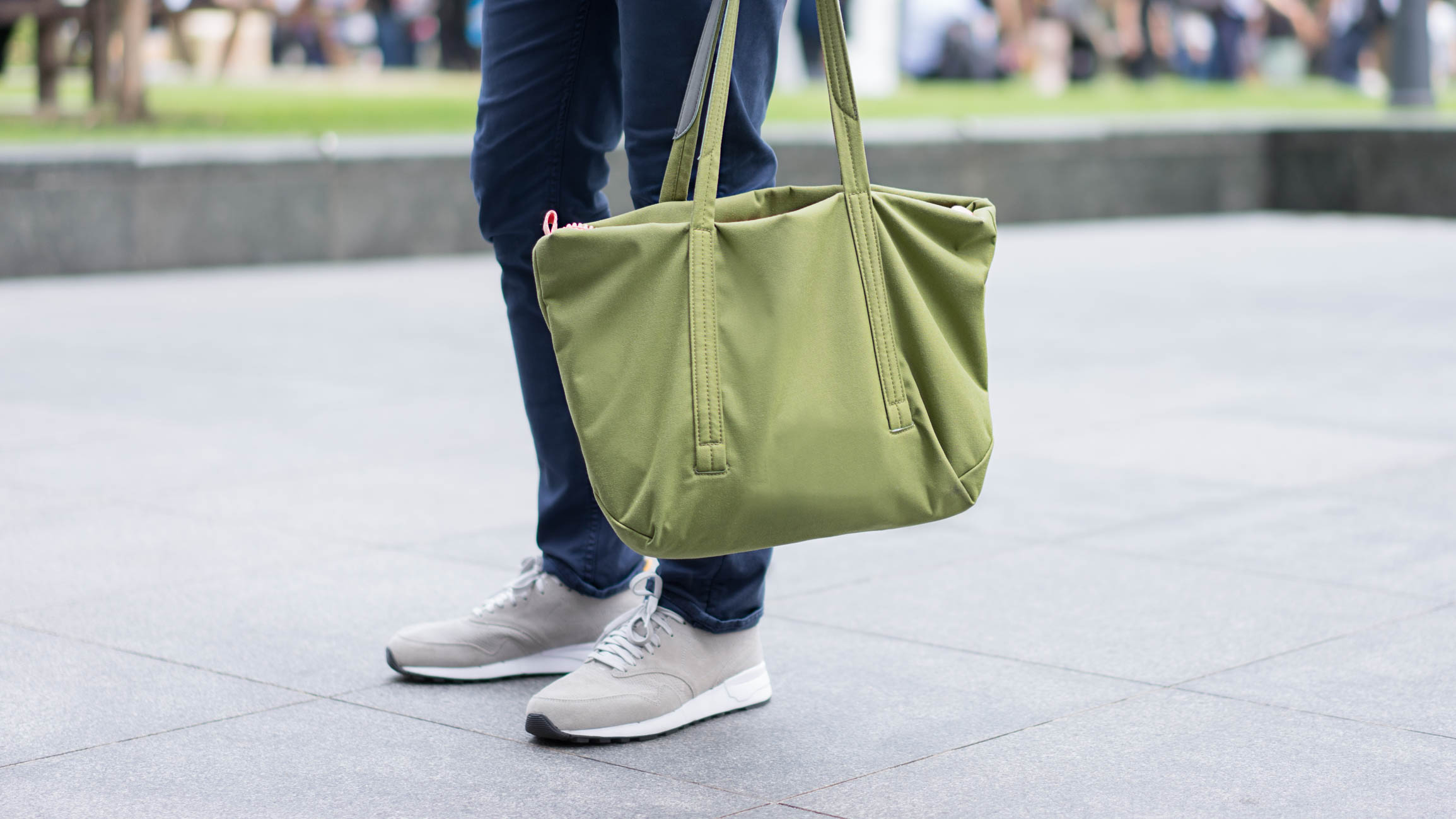 Richard_Letch-Australia-FB-Hat_Strand_Hatter-Shirt_Velour-Pants_Denham-Watch_Swatch-Bracelet_Bugis-Bag_Crumpler-Shoes_Nike-27052016-3